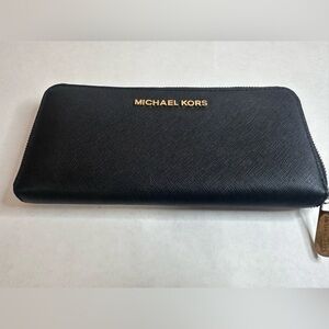 Michael Kors Jet Set Continental Wallet